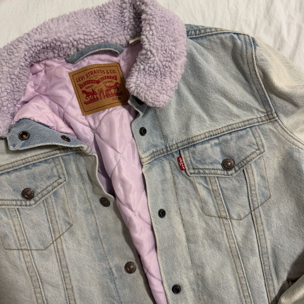 Levi’s Lavender Sherpa Trucker Jacket Women's Size M